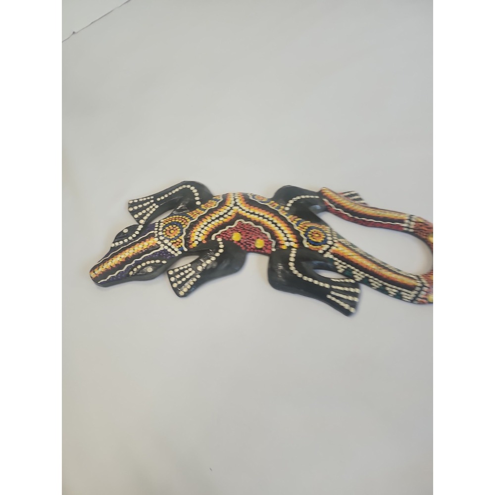 Hand-Painted Wooden Gecko Wall Hanging 11.5 Inches Long 4.5 Inches Wide